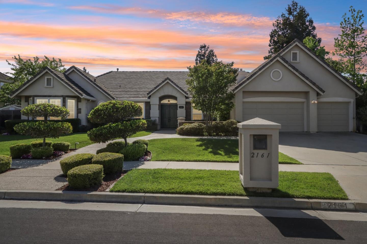2161 Shadow Ridge Way