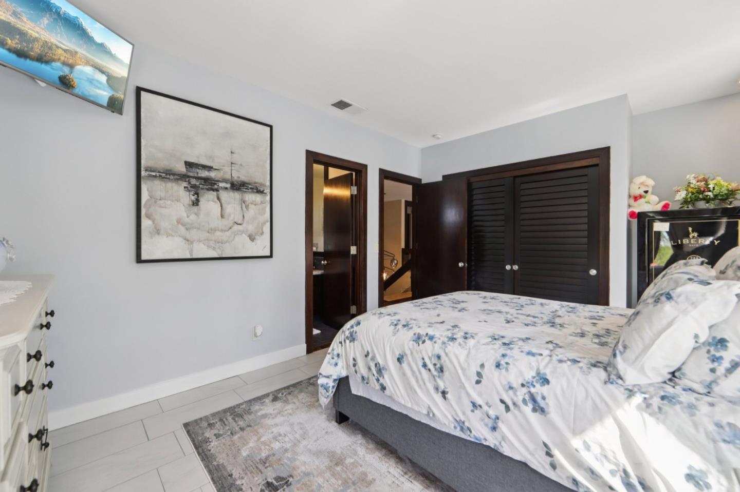 4903 Eastbourne Court