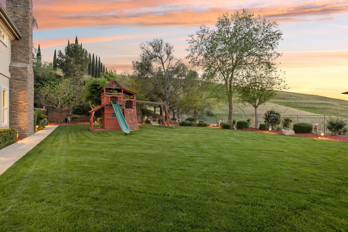 4903 Eastbourne Court