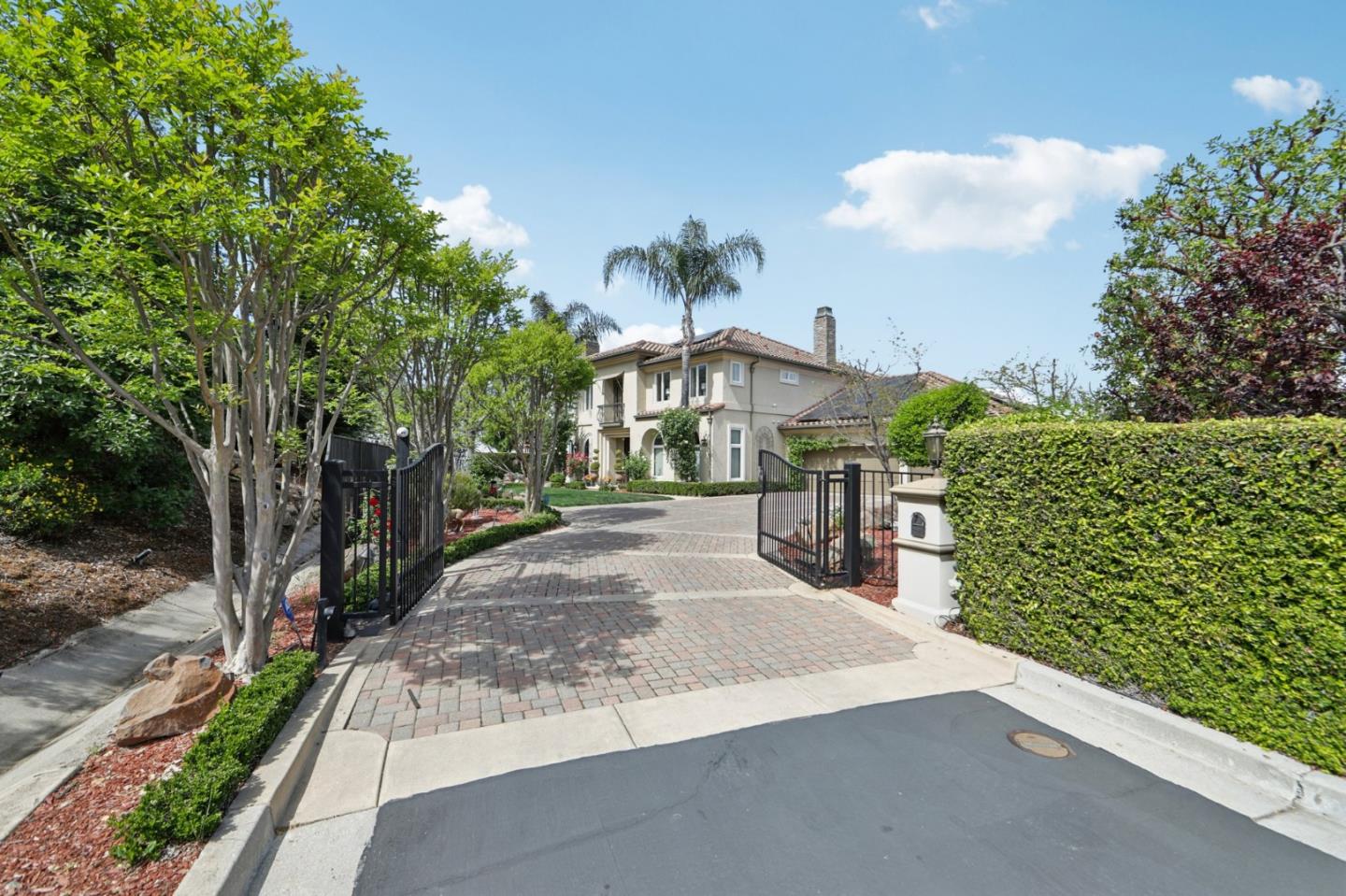 4903 Eastbourne Court