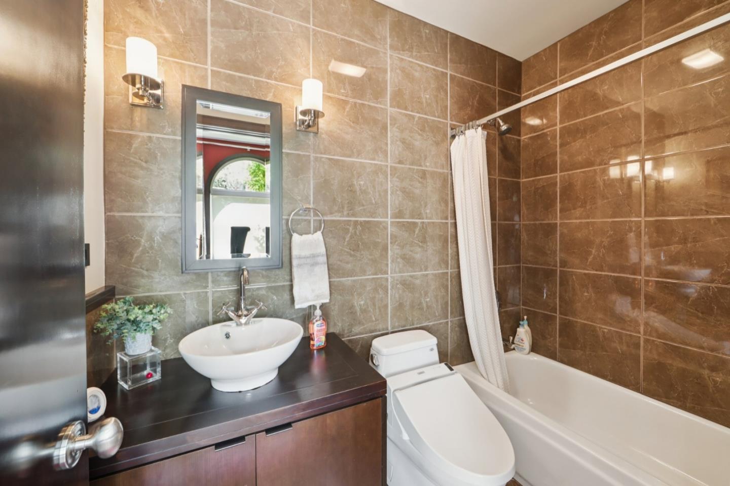 4903 Eastbourne Court