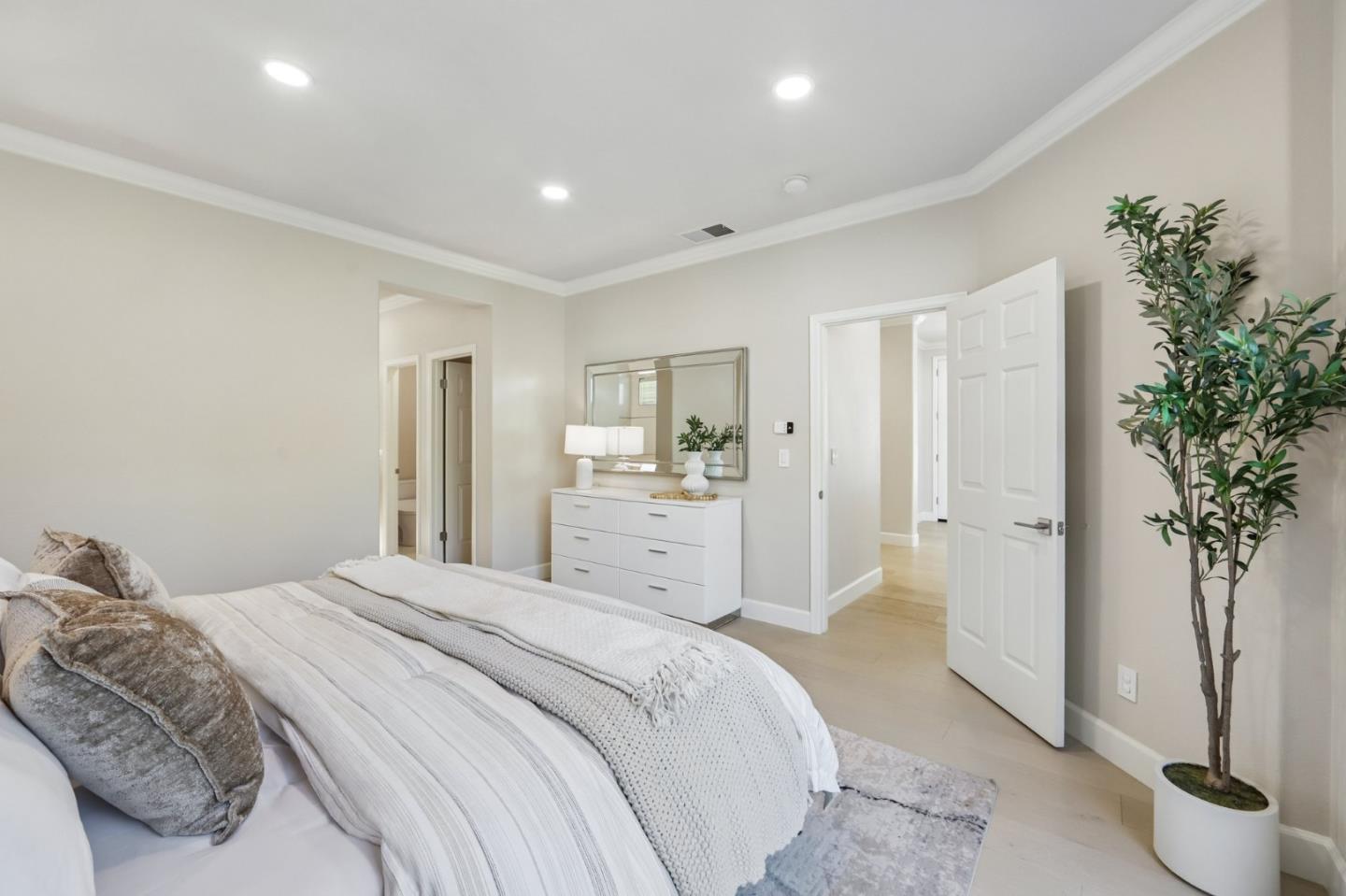 5869 Pistoia Way