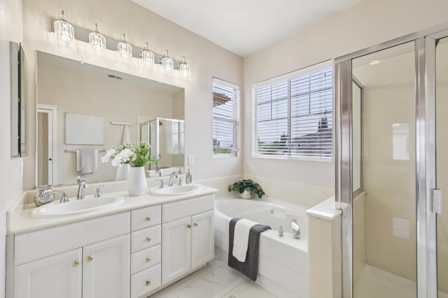 4011 Greenyard CT