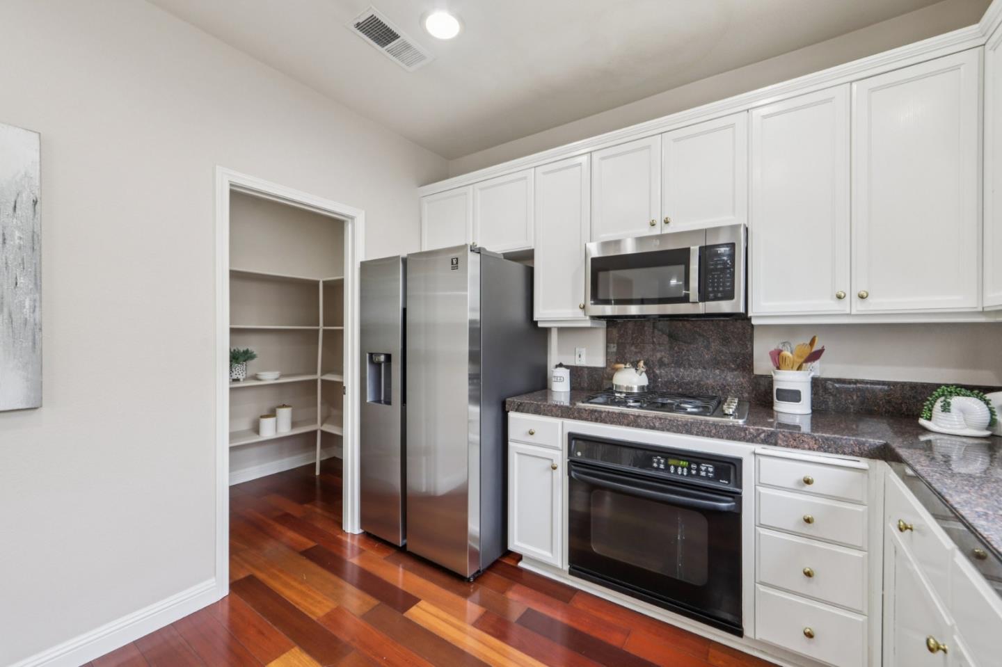 4011 Greenyard CT