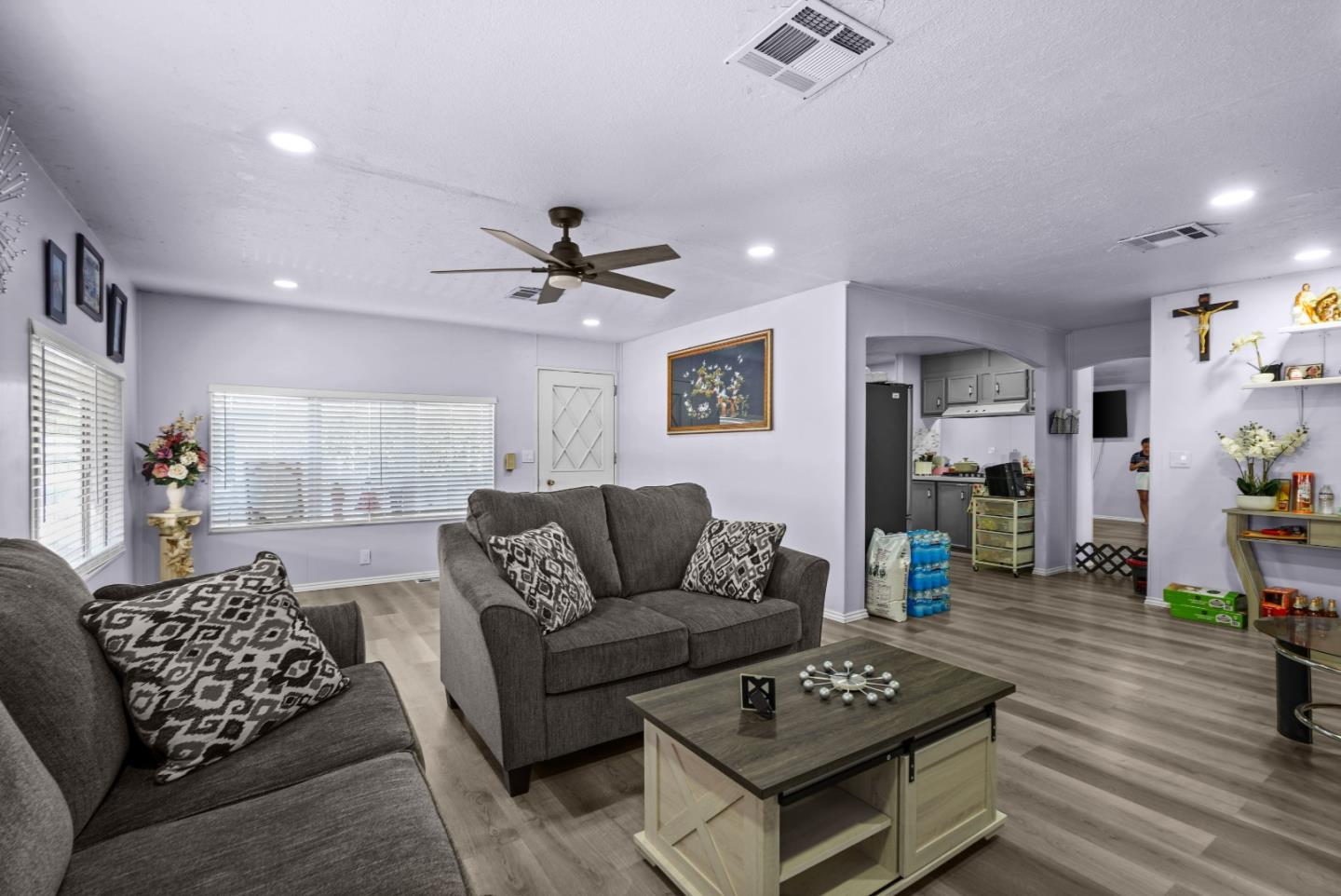8700 West LN 280