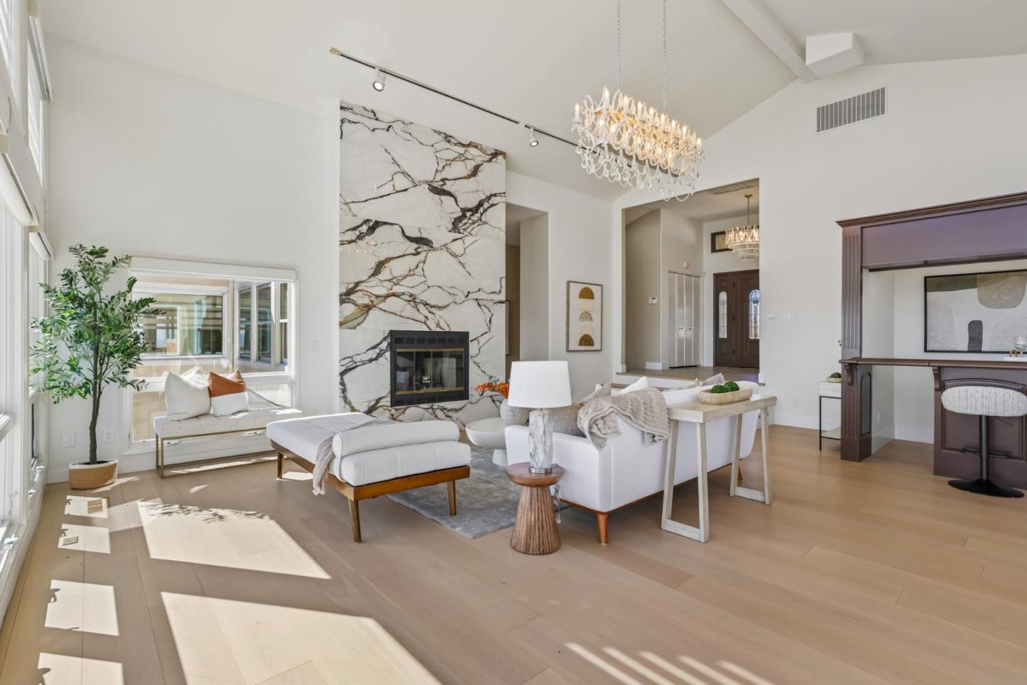 4014 Higuera Highland LN