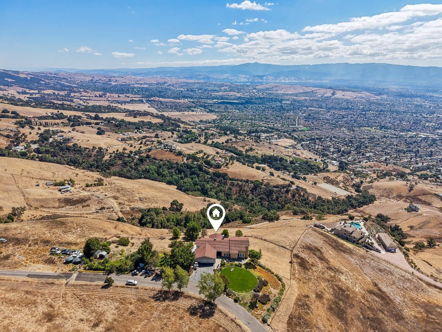 4014 Higuera Highland LN