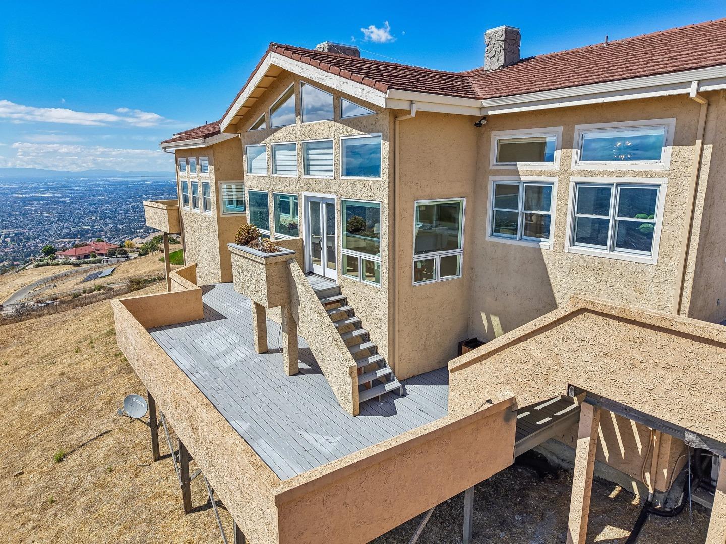 4014 Higuera Highland LN