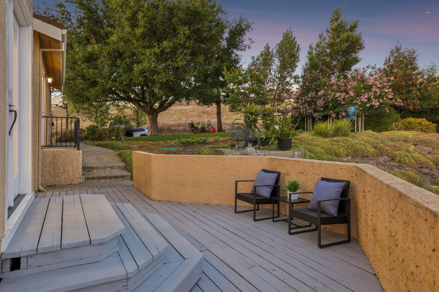 4014 Higuera Highland LN