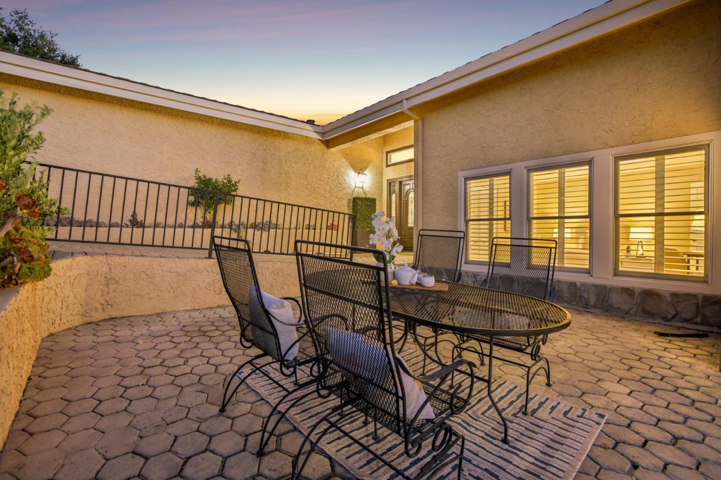 4014 Higuera Highland LN
