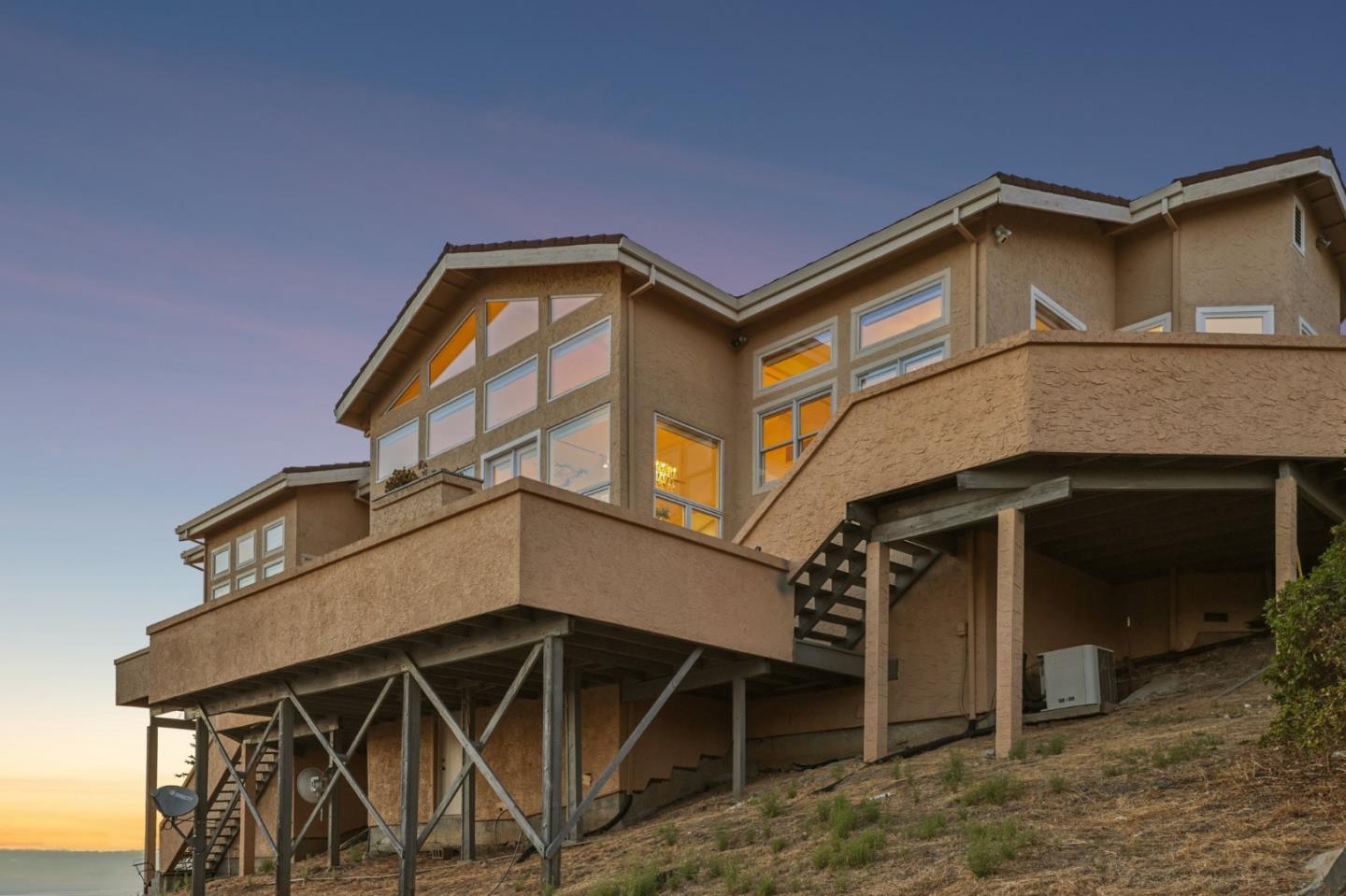 4014 Higuera Highland LN