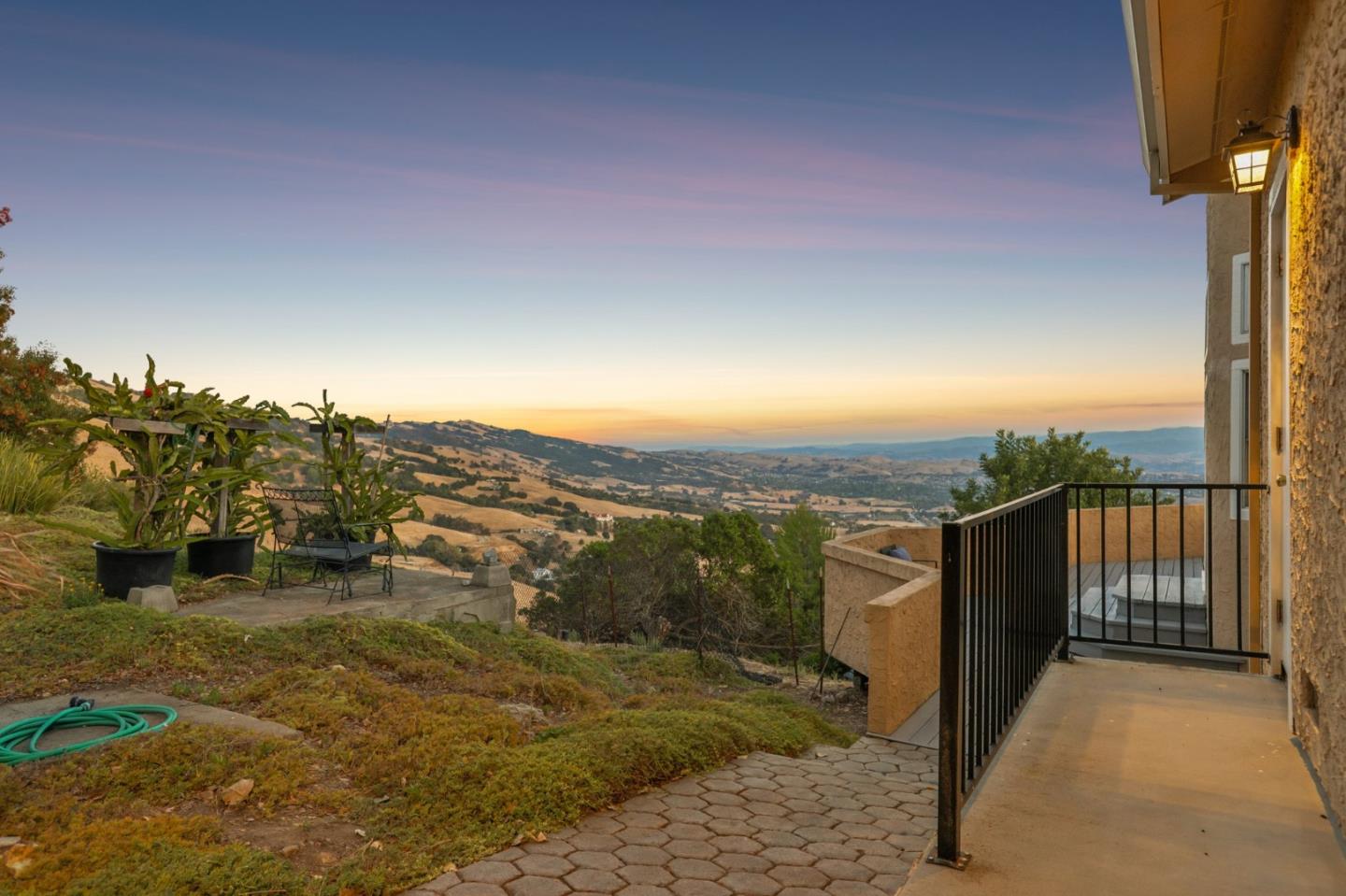 4014 Higuera Highland LN