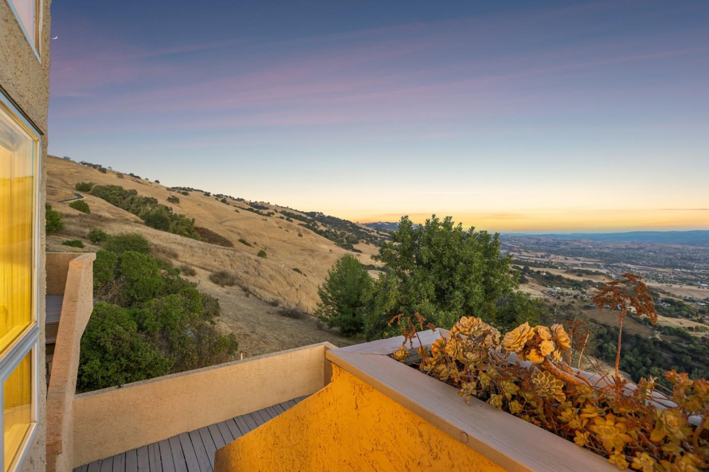 4014 Higuera Highland LN