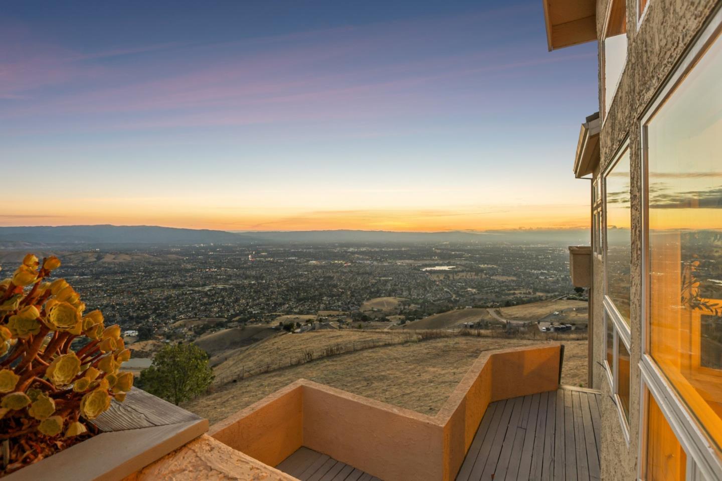 4014 Higuera Highland LN