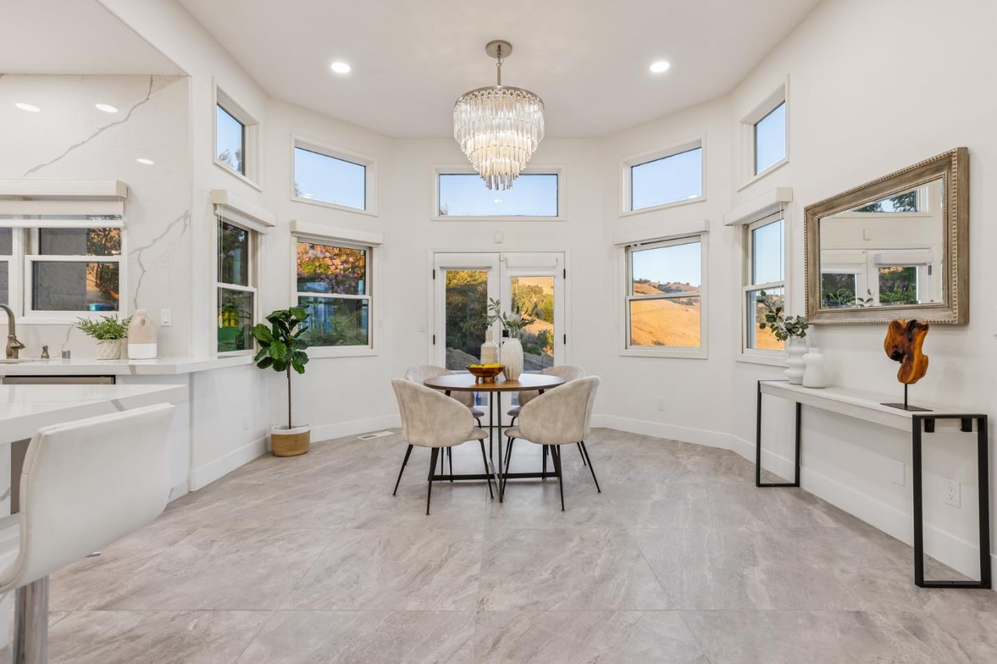 4014 Higuera Highland LN