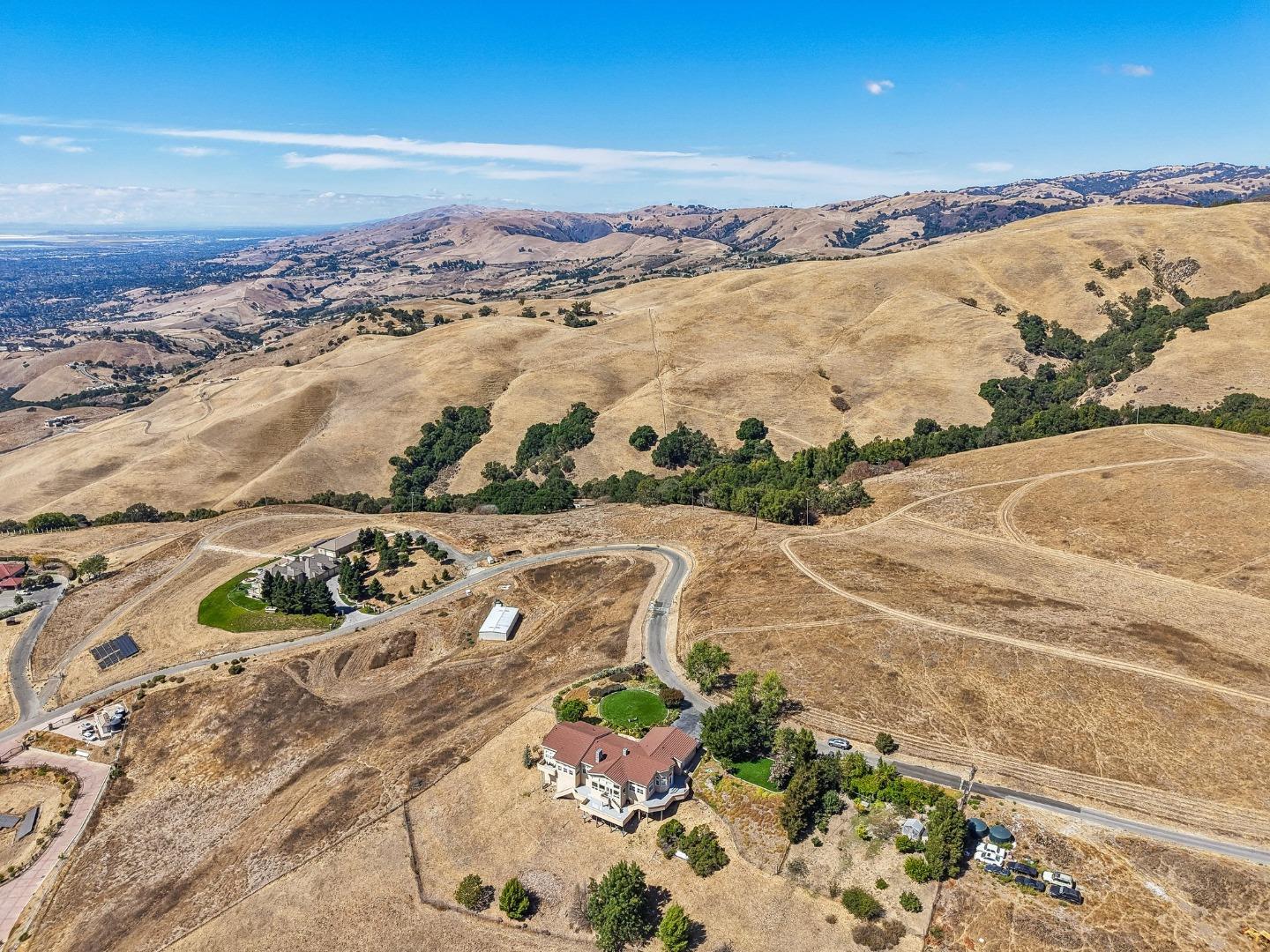 4014 Higuera Highland LN