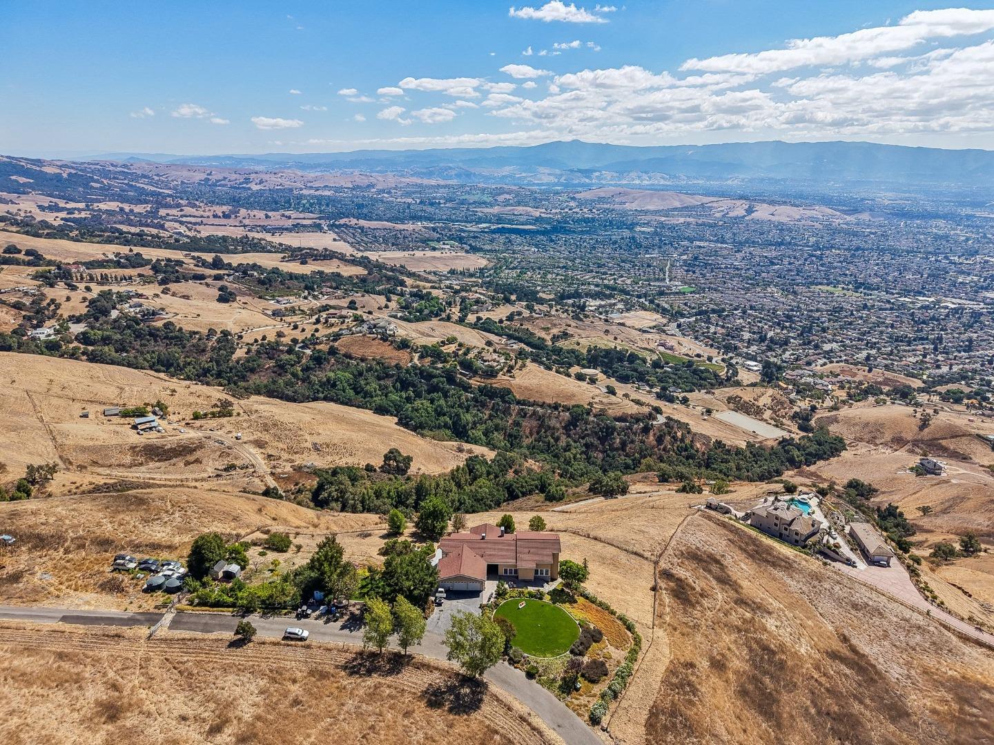 4014 Higuera Highland LN
