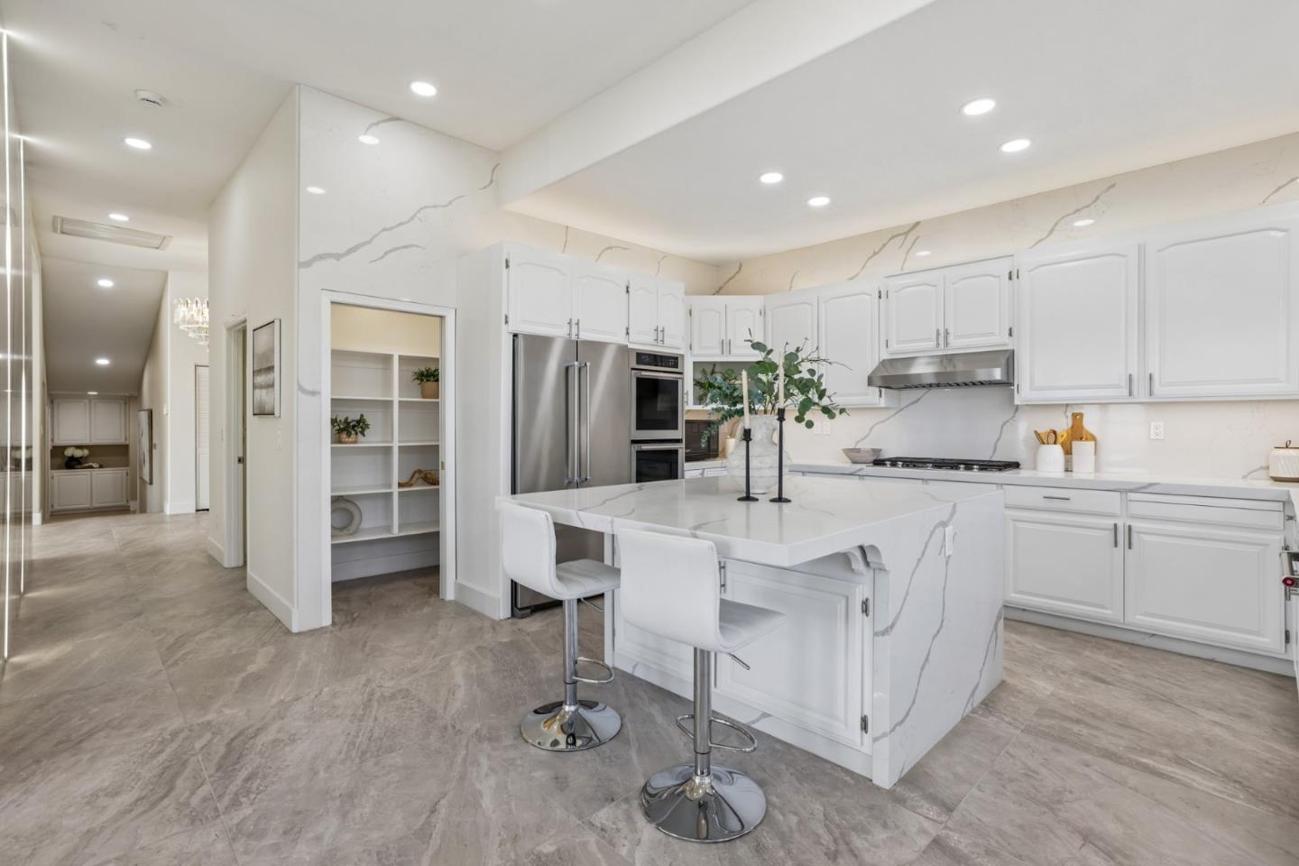 4014 Higuera Highland LN