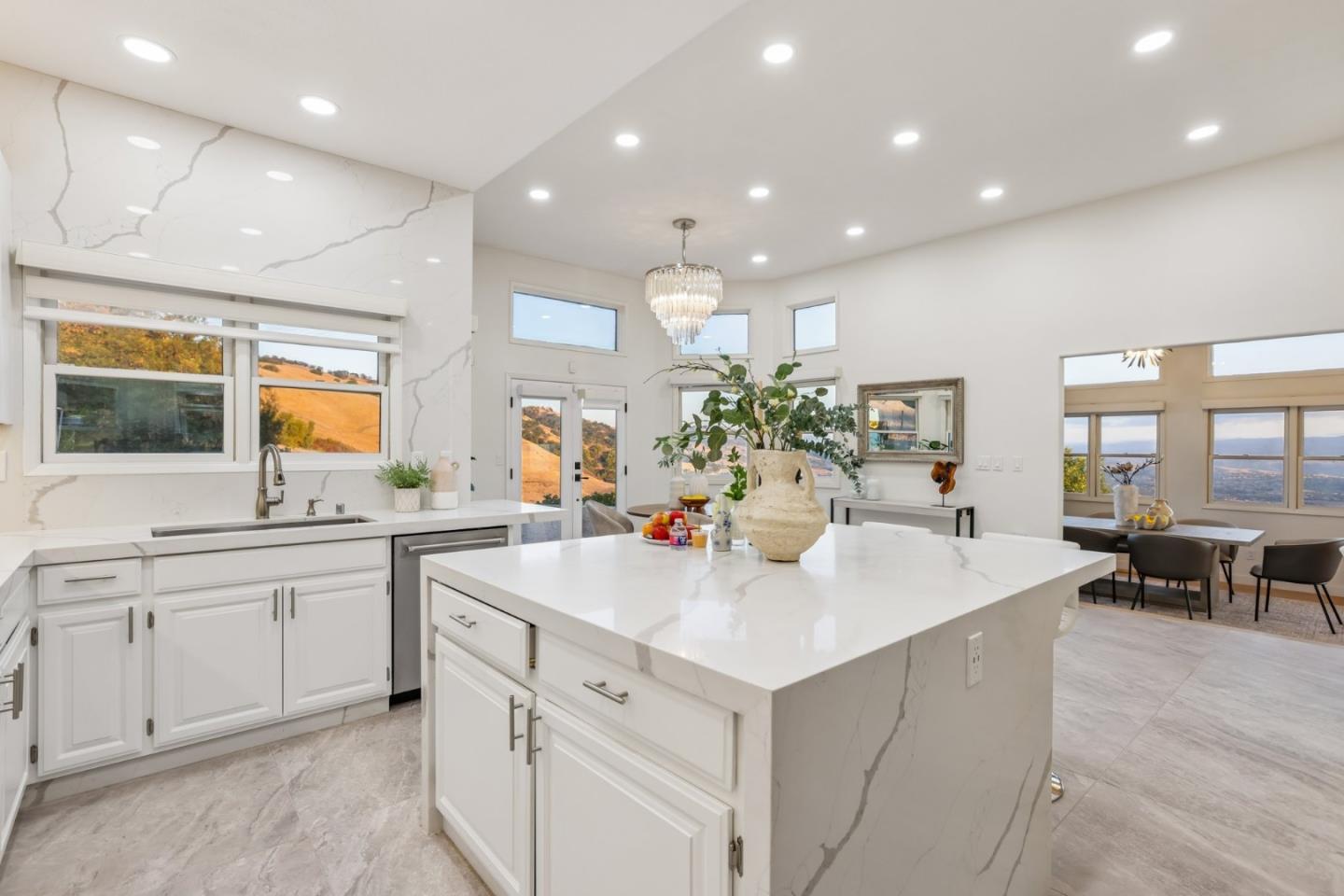 4014 Higuera Highland LN