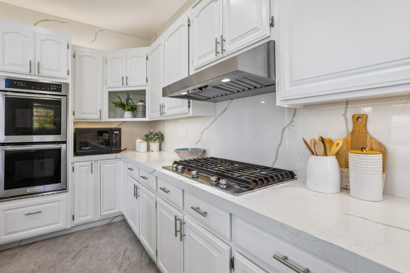 4014 Higuera Highland LN