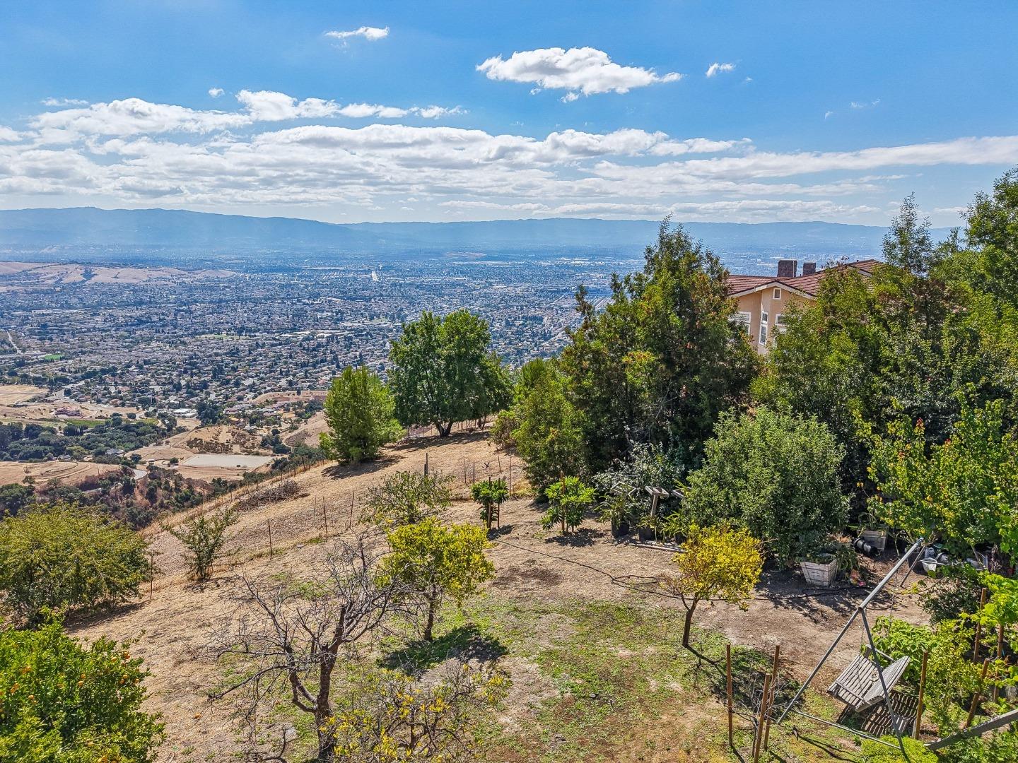 4014 Higuera Highland LN