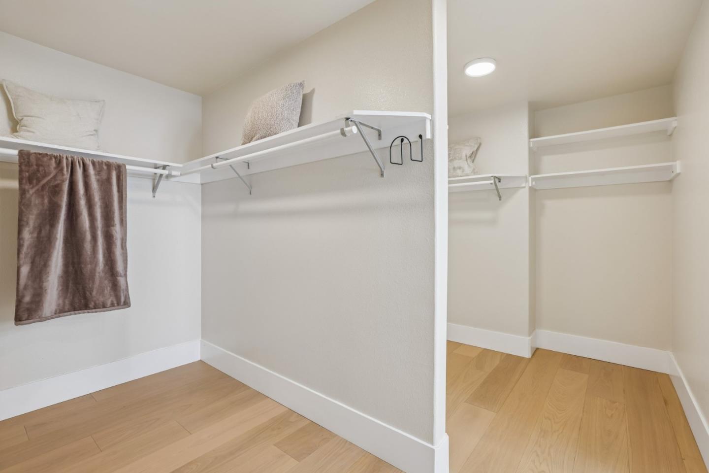 4014 Higuera Highland LN