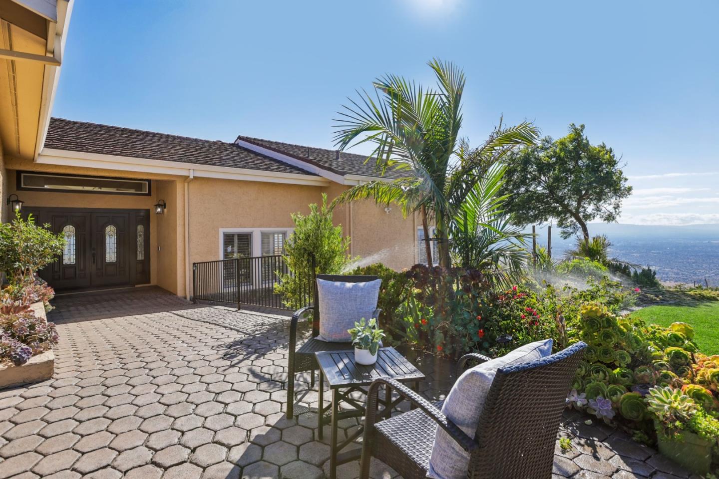 4014 Higuera Highland LN