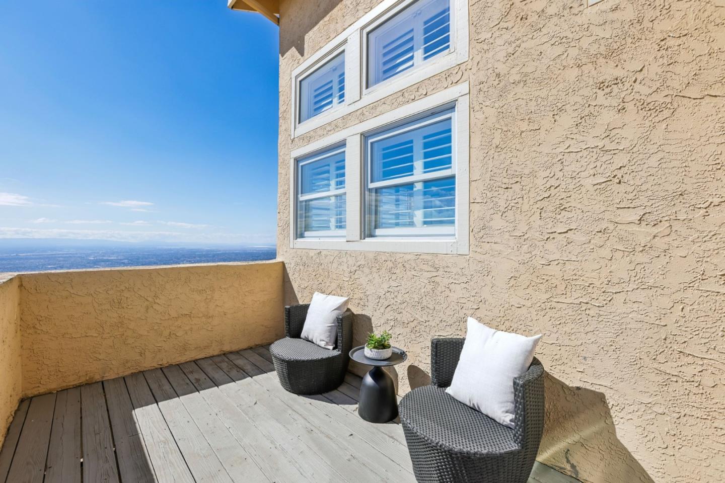 4014 Higuera Highland LN