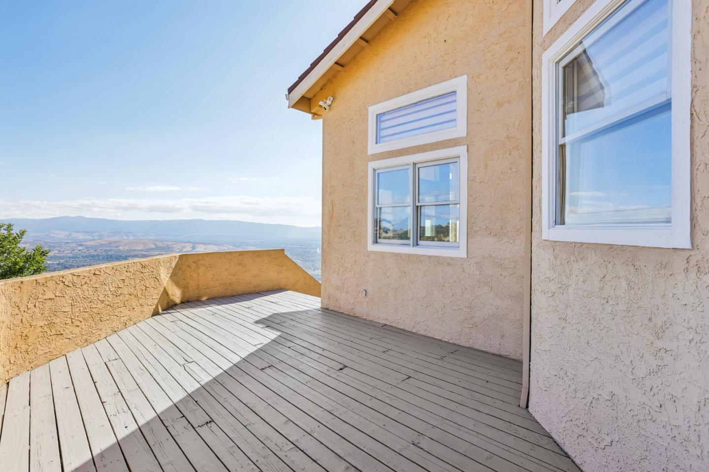 4014 Higuera Highland LN