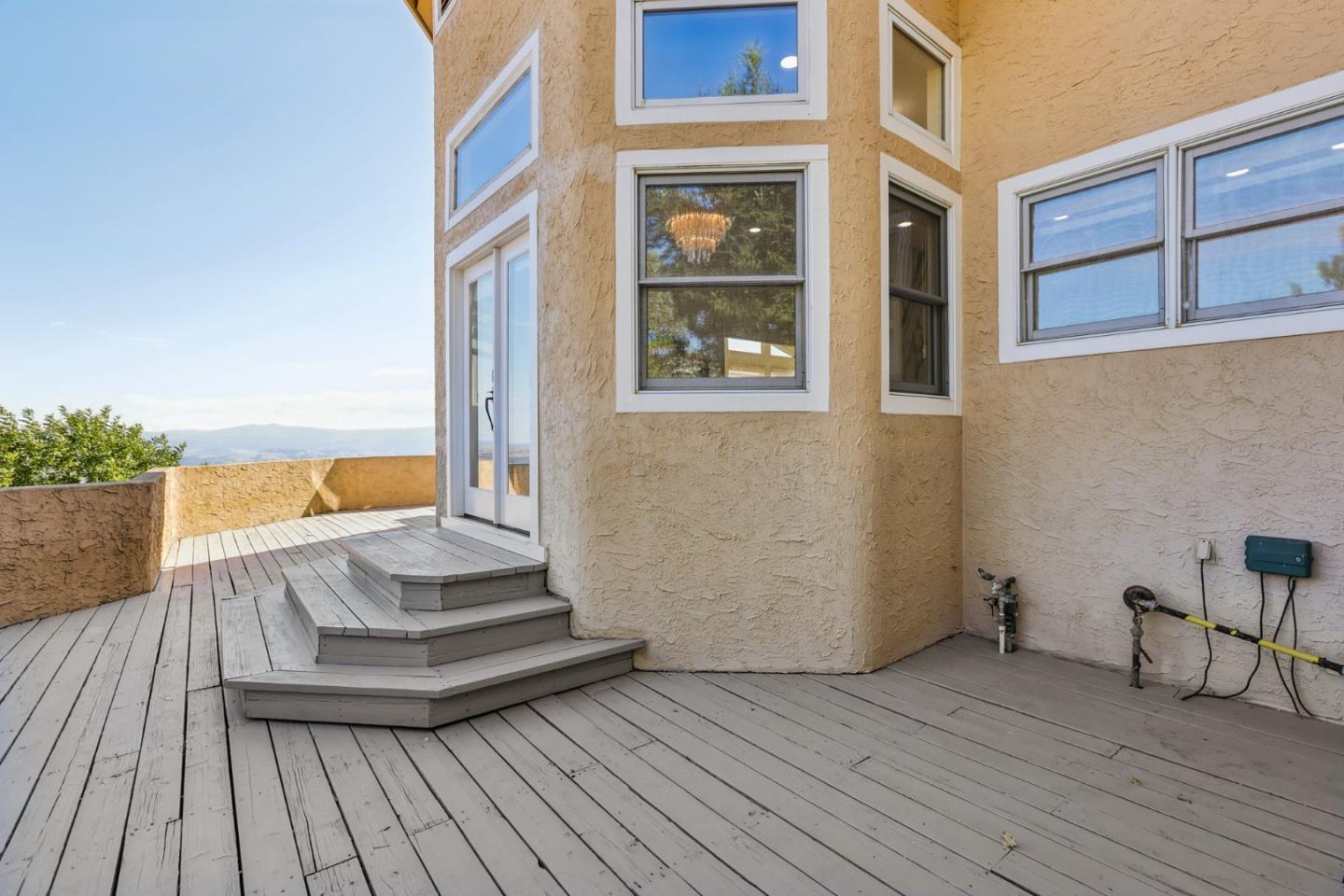 4014 Higuera Highland LN