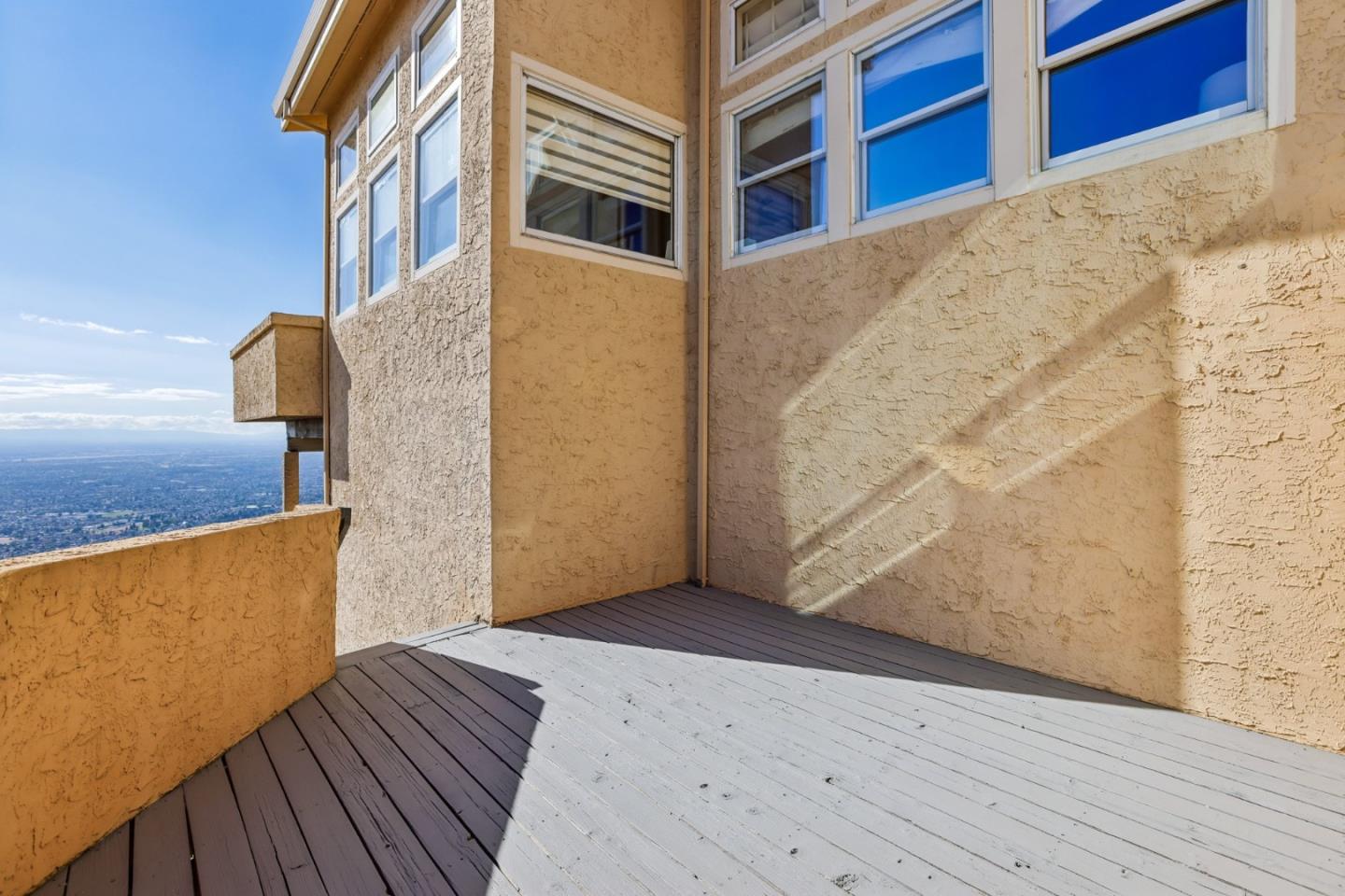 4014 Higuera Highland LN