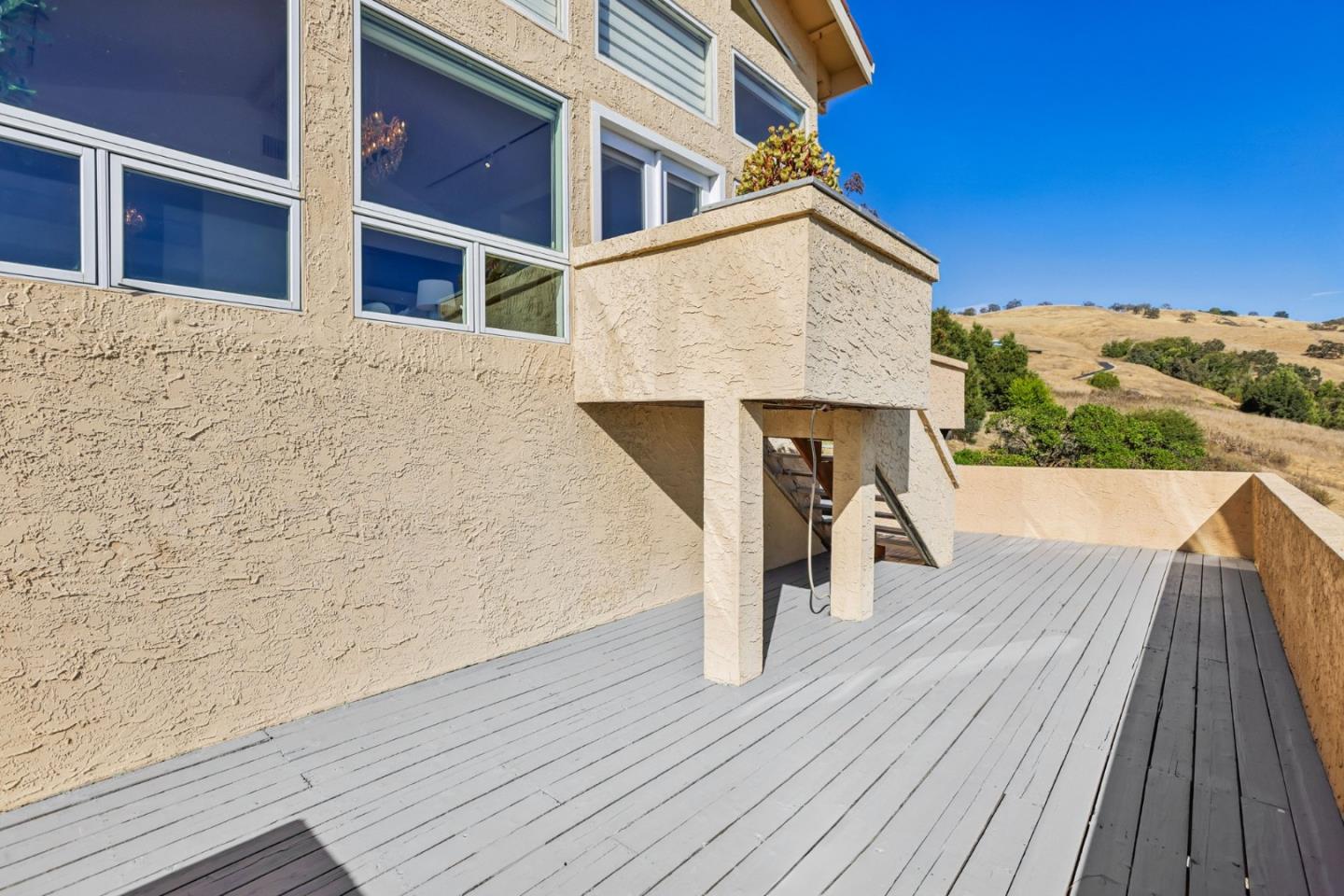 4014 Higuera Highland LN