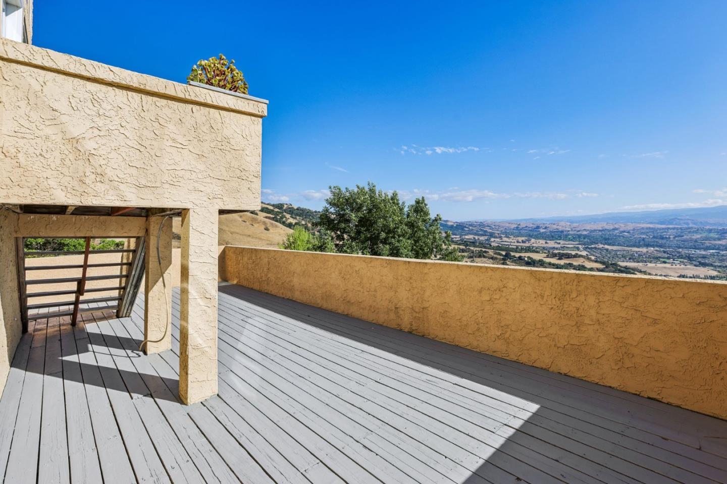 4014 Higuera Highland LN
