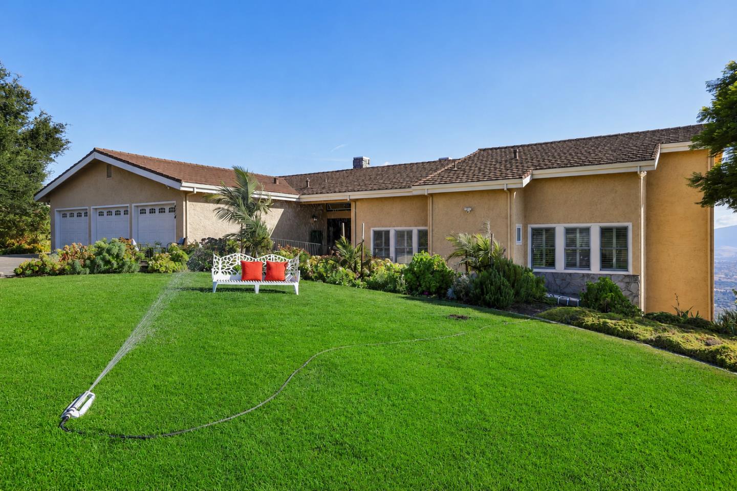 4014 Higuera Highland LN