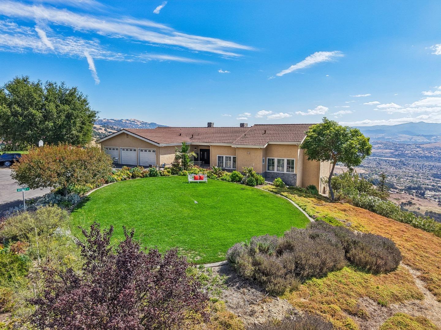 4014 Higuera Highland LN
