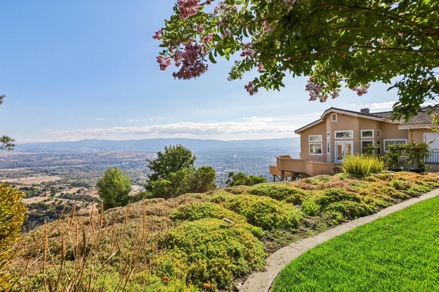 4014 Higuera Highland LN