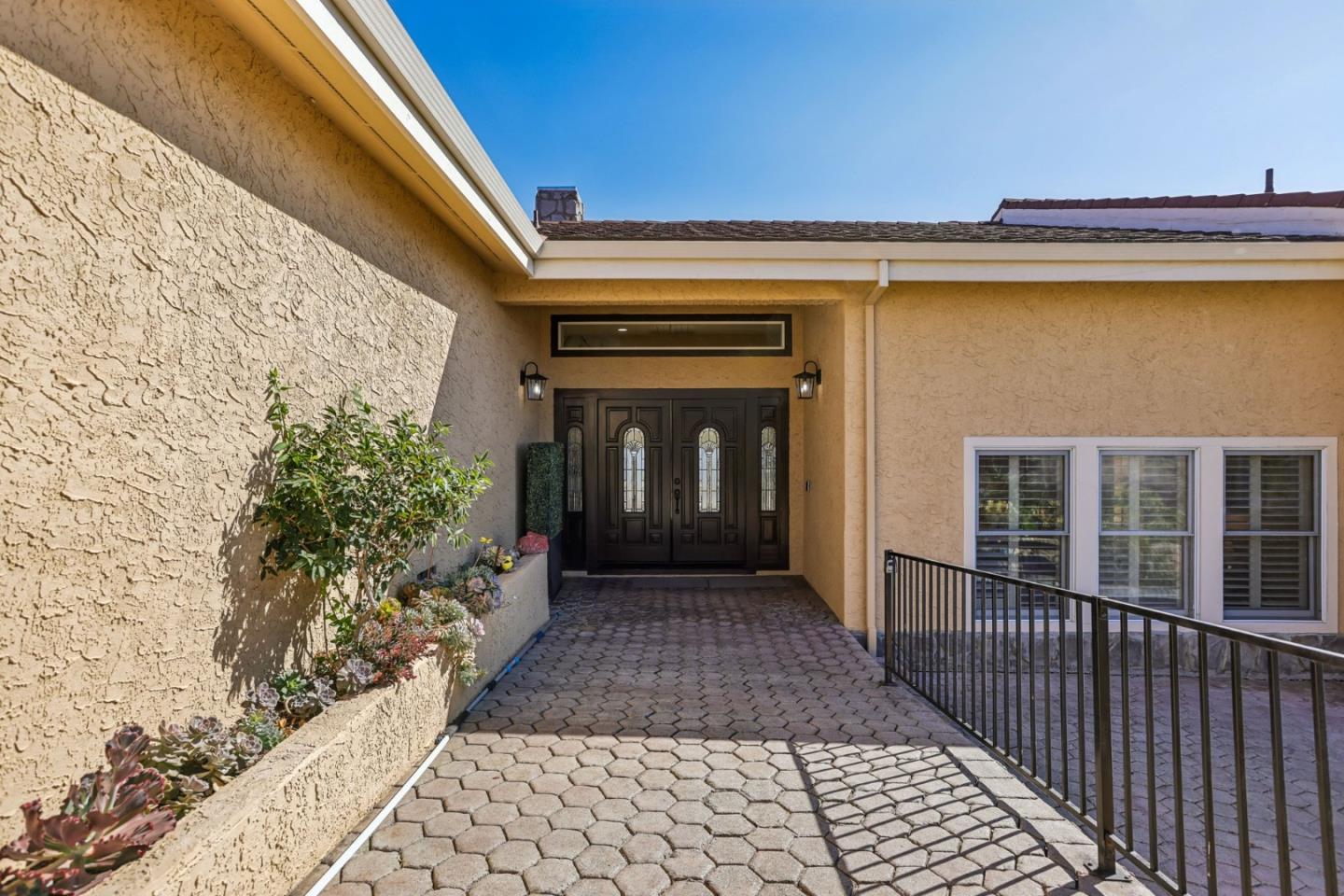 4014 Higuera Highland LN