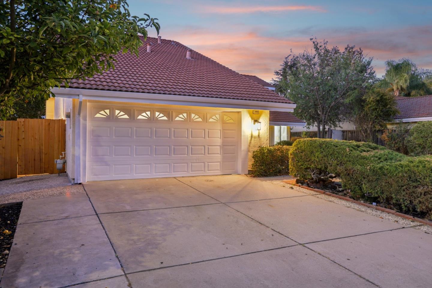 3405 Cedardale DR