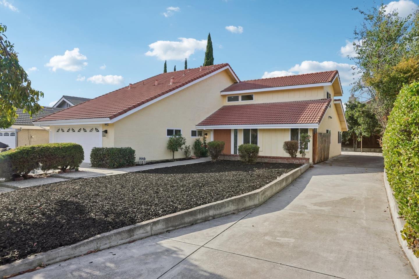 3405 Cedardale DR