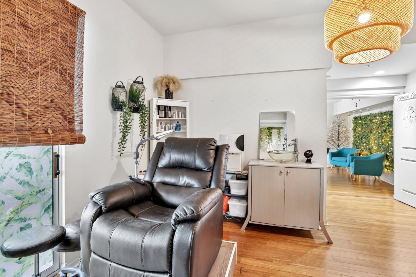 46 W Julian ST 217