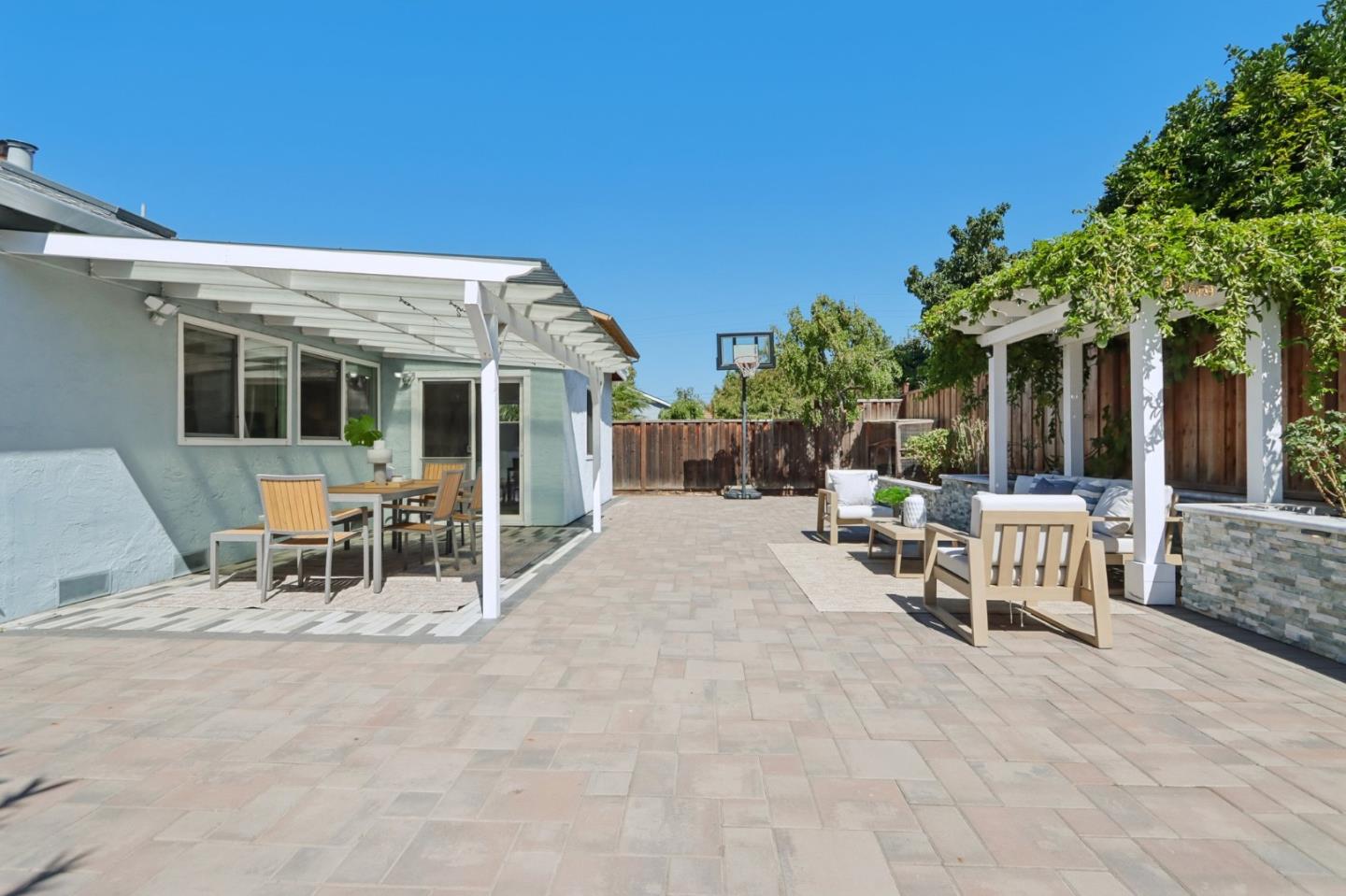 1972 Doxey DR