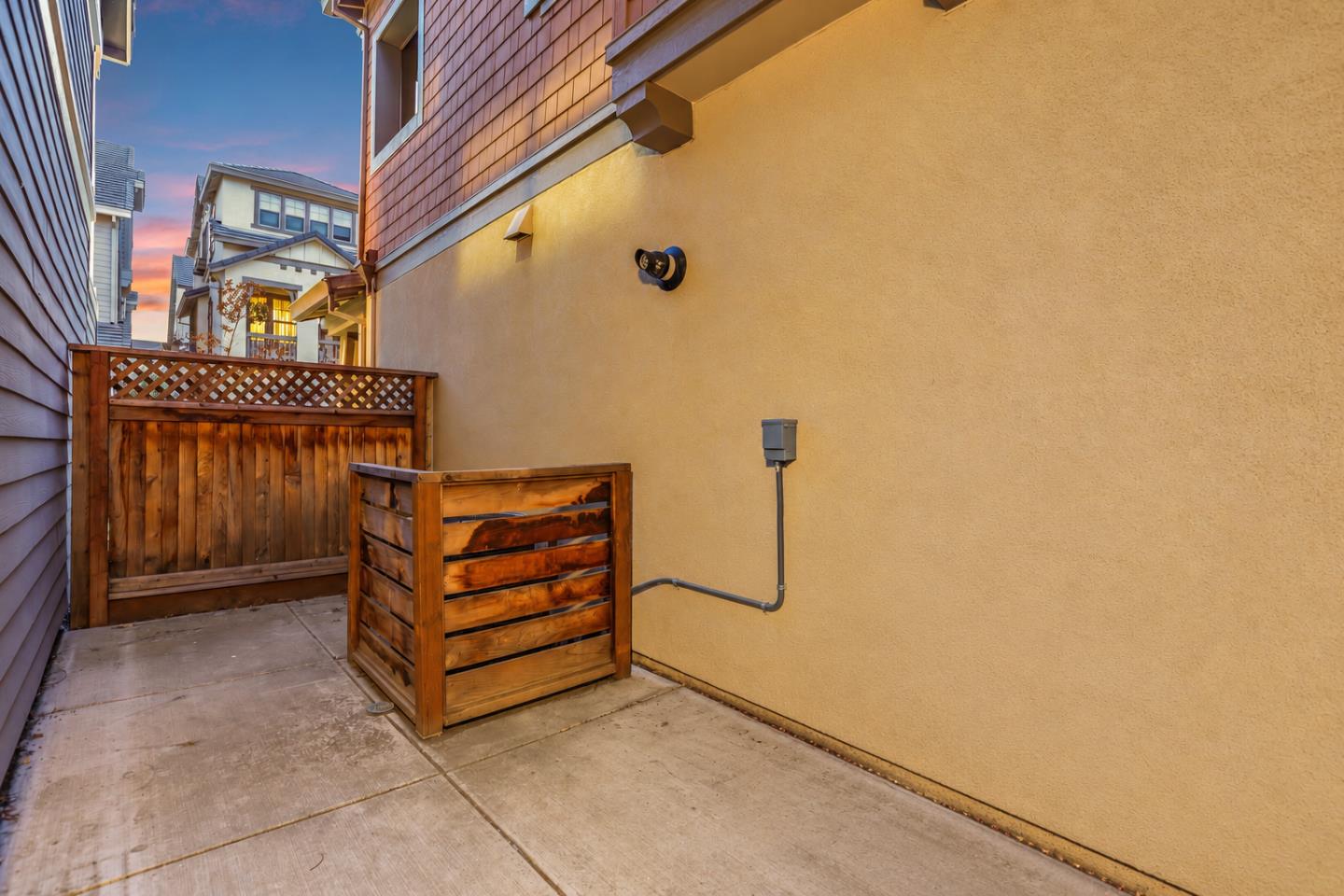 3312 Pyramid WAY