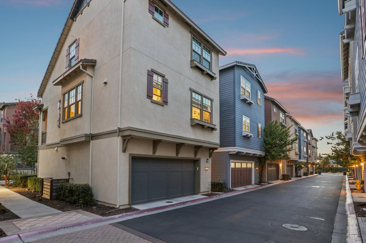 3312 Pyramid WAY