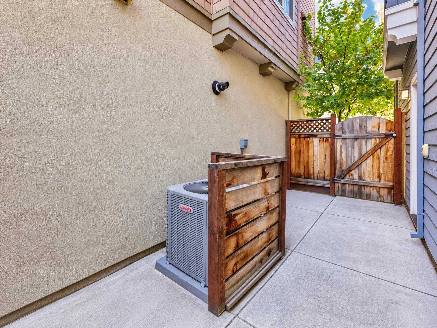 3312 Pyramid WAY