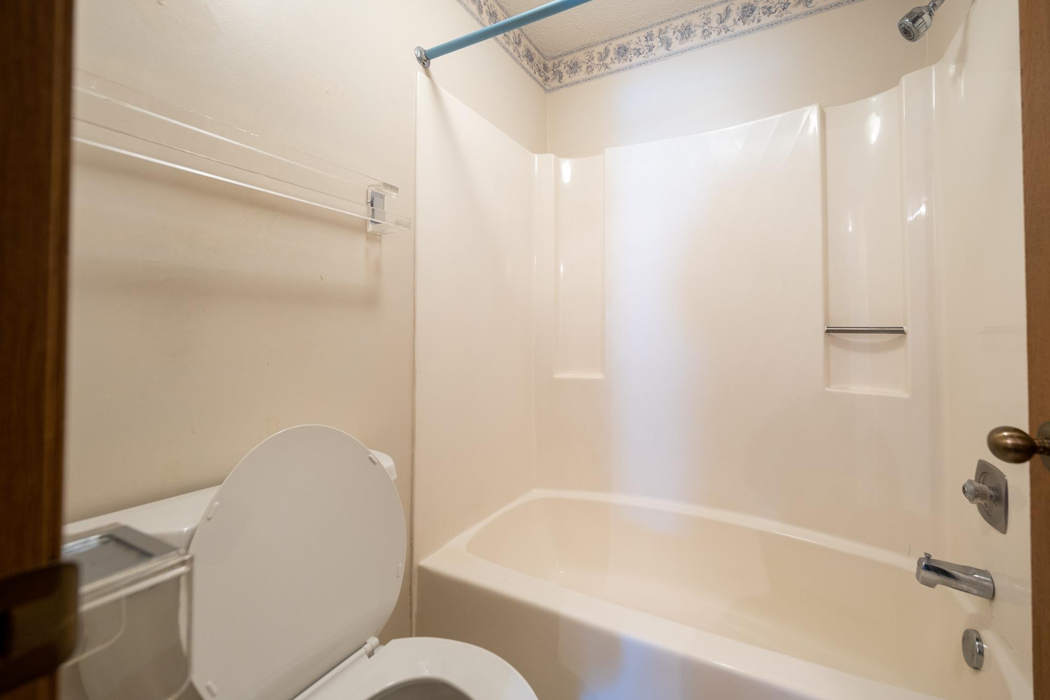 35 Nathan Lane N Unit: 116