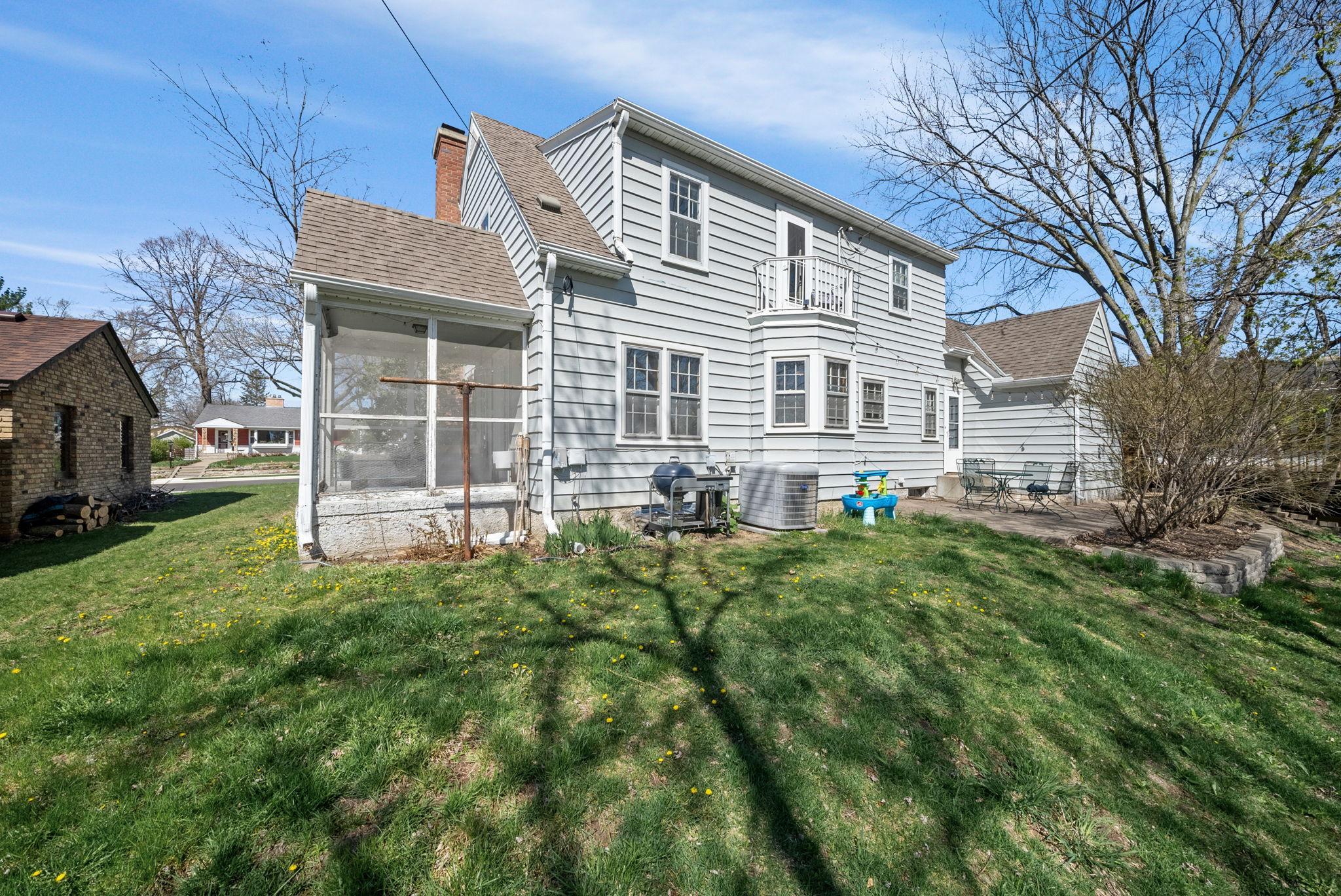 133 15th Avenue N