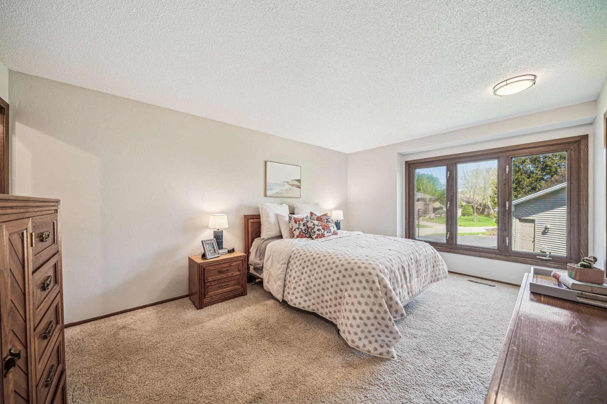16945 Creek Ridge Trail