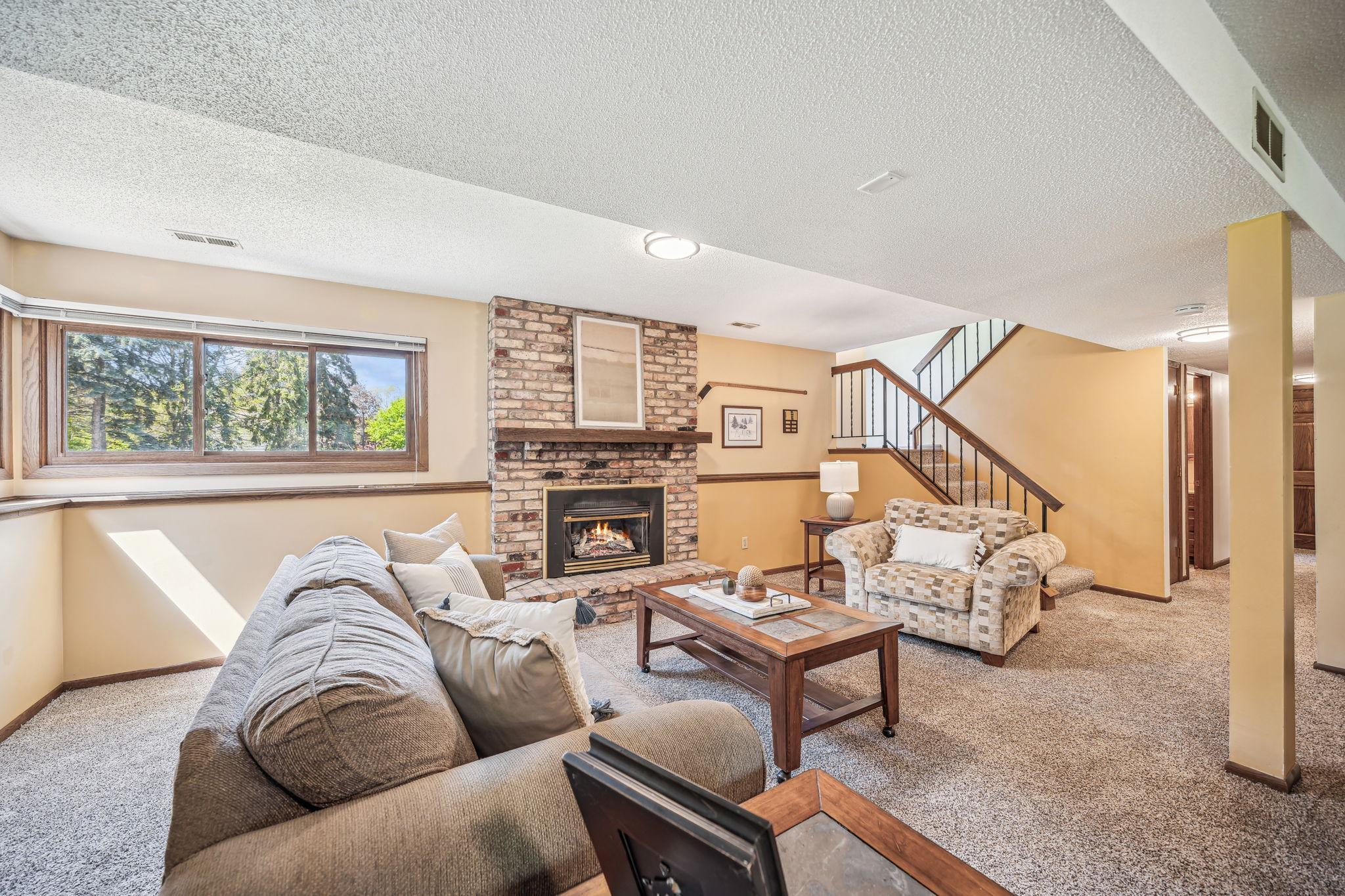 16945 Creek Ridge Trail