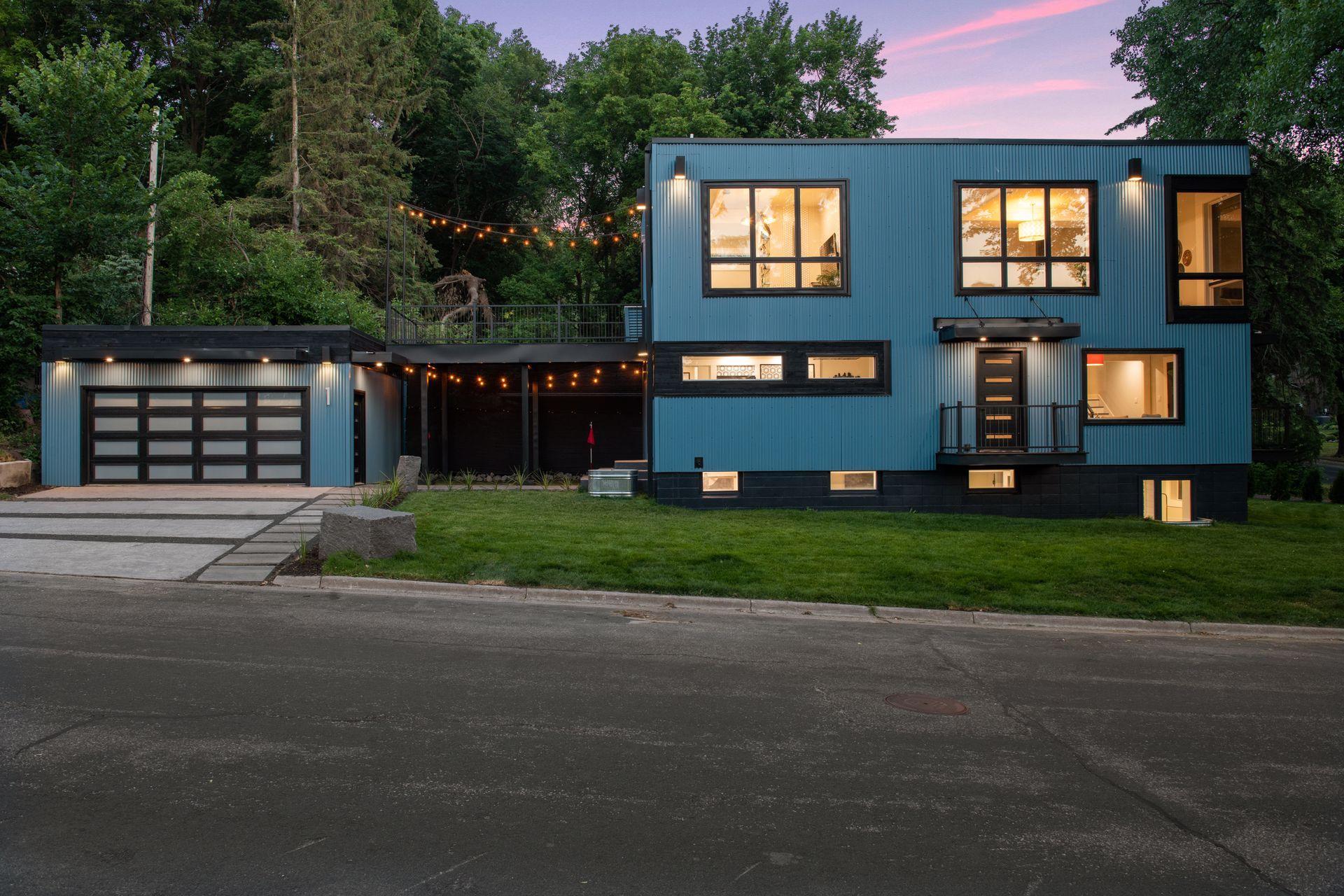 1 Thomas Avenue S
