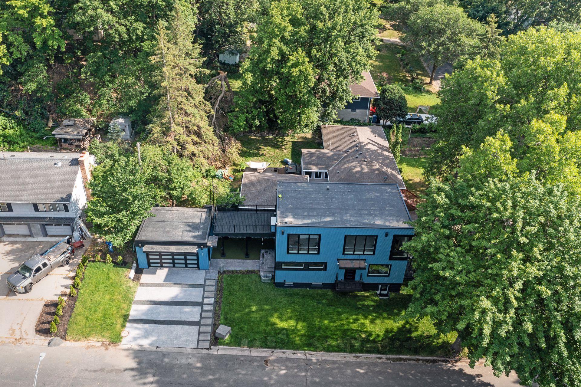 1 Thomas Avenue S
